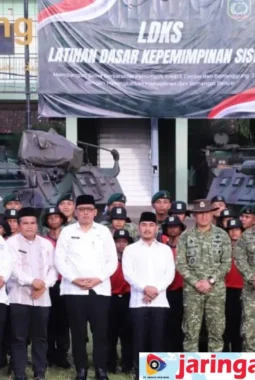 Dinas Pendidikan Kabupaten Bekasi Kirim Puluhan Pelajar Ke barak Militer Markas Yonif 202 Tajimalela